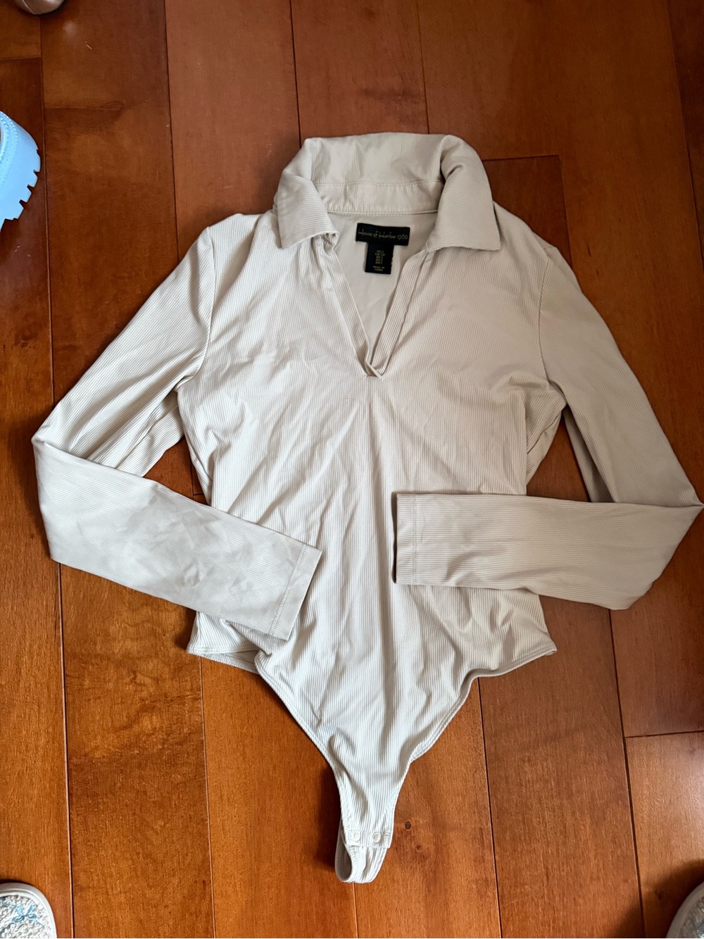 House of Harlow 1960 Long Sleeve V-Collar Bodysuit in Cream